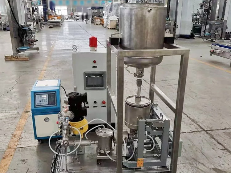 High-precision liquid feeding equipment