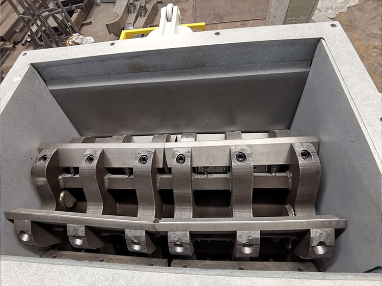 how blade size affects plastic crushing,