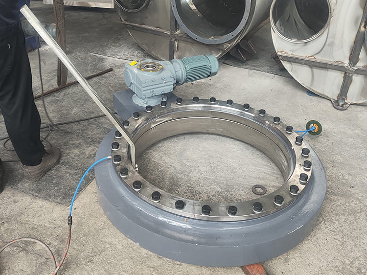 Scraper Arch Breaker for Material Bridging