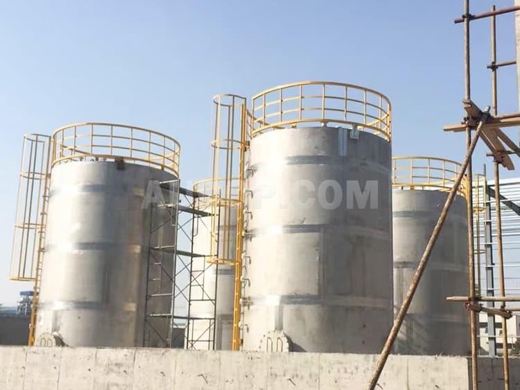 Outdoor Large-Scale Silos Outdoor Large-Scale Silos